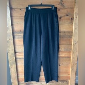 St. John Santana Black Pleated Pants With Pockets Size 8